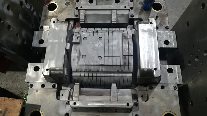 汽车模具：揭秘十大品牌背后的技术奥秘