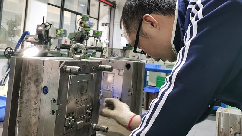 成都橡胶模具：用途分类解析与应用场景