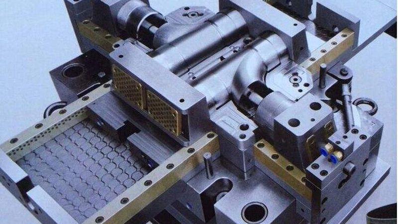汽车精密模具定制：揭秘价格背后的秘密