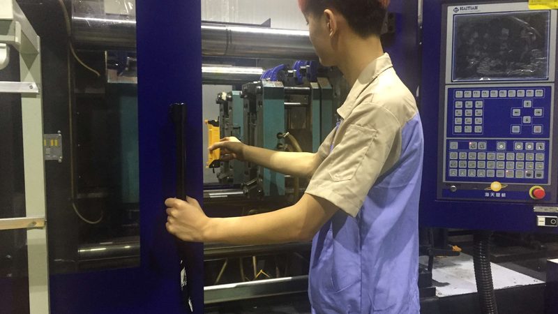 成都模具配件价格表背后的考量因素**
